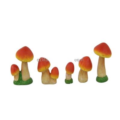 China Europe Mushroom For Fairy Garden House Statue Decor , Mushroom Figurines Sculptures For Outdoor Decoration for sale