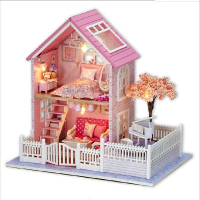 China Mini Toy Dollhouse Kids Pretend Play Cottage Miniature Wooden Dollhouse Furniture for sale