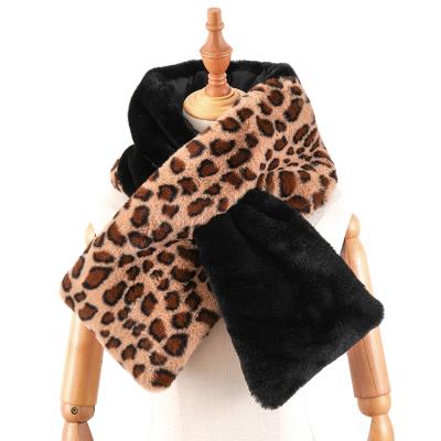 China Women's Stylish Warm Scarf Winter Leopard Print Faux Fur Scarf for sale