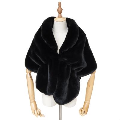 China Fashion lady faux fur cape high quality elegant soft fox cape white fur cape for sale