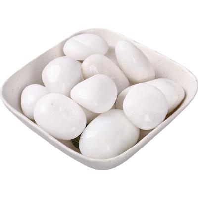 China Modern High Quality Polished White Pebble Stone For Garden Chinese Natural Stone for sale