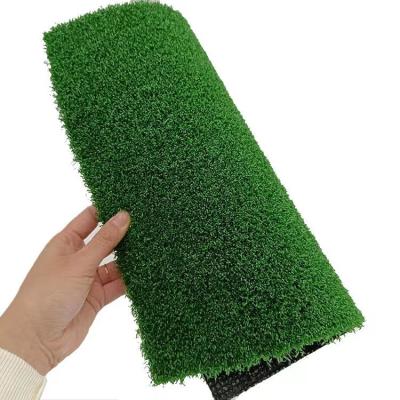 China Artificial Turf Barrier 15mm Mini Golf Putting Green Grass Mat Driving Mat for sale