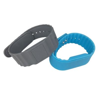 China JT-401 PVC rfid tag UHF wristband UHF rfid tag RFID tag wristband for sale