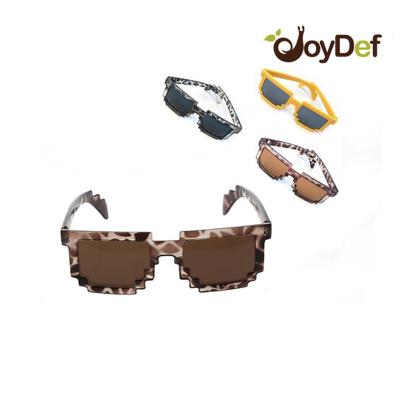 China Designer Cheap Brand Fashion Sunglasses China Price Women's Mosaic Sun Glasses 8 Bits Pixel Vintage Male Female Sunglasses for sale