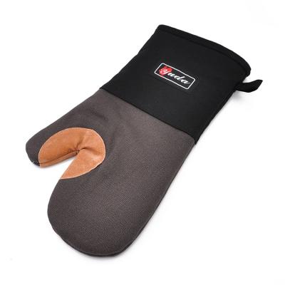 China Extra-long high quality non-slip canvas Oven Mitts Heat Protective Cooking Oven Mitts Heat Resistant for sale