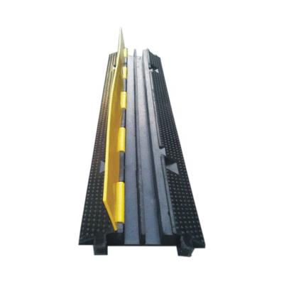 China 2014 World Cup High Quality Durable Rubber Cable Cover Speed ​​Bump Cable Protector Speed ​​Bump Ramp for sale