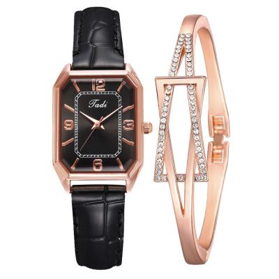 China Not Specified Women's Fashion Casual Watches Bracelet Set Square Quartz Wrist Watch Bracelet Set for sale