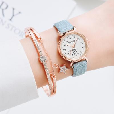 China Non-specific ladies quartz watches bracelet jewelry set PU leather strap alloy watch bracelet set for sale