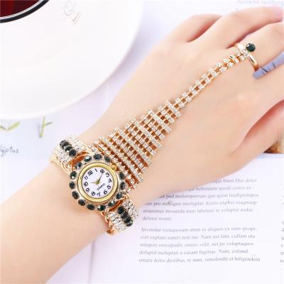 China New Fashion Style Jewelry Ladies Wrist Watch Full Luxury Unspecific Diamond Claw Chain Ring Watch Combination Set for sale