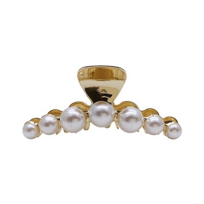 China Fashion Women's Accessories Hair Claw Pearl Alloy Claw Clips Big Size Makeup For Bathing Hair Styling Hair Claw for sale