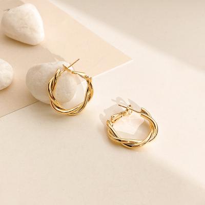 China Fashion Women Earrings Zinc Alloy Jewelry Retro Shape Geometric Round Shape Earrings for sale