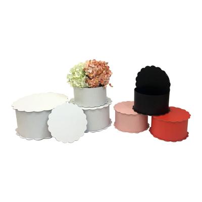 China Recycled Three Flower Gift Box Flower Gift Box Materials Solid Color Lace Round Set With Hand Gift Box for sale