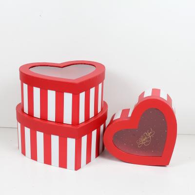 China Recycled Materials Custom Fashion And Three Flower Box Flowers Bucket Gift Box Simple Heart Shaped Gift Box Set for sale