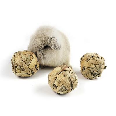 China Small Stocked Animals Play Balls Rolling Chew Toys and Gnawing Treats for Rabbits Guinea Pigs Chinchilla Rabbit Chew Toys for sale