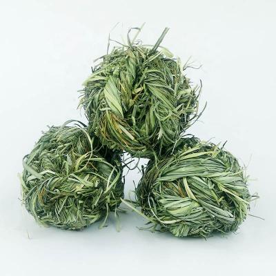 China Hot Selling Molar Grass Stocked Timothy Hay Pet Ball For Foods Chinchilla Rabbit Treats for sale