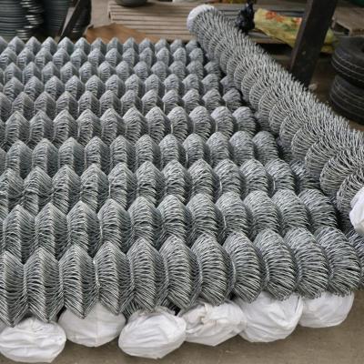 China 50X50Mm Chain Link Barrier Cyclone Easily Assembled Wire Mesh Hole/Diamond Mesh Wire Fence /1.5X20M Galvanized Temporary Fencing for sale