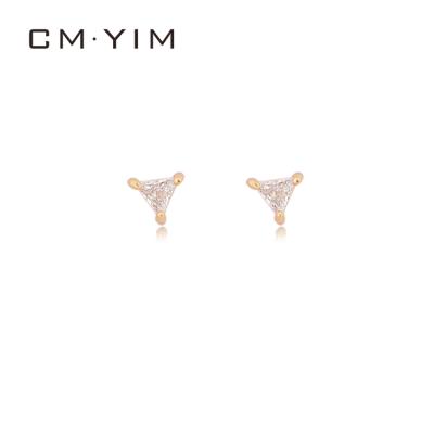 China Wholesale 18K hot sale triangle fashion small stone 3N earrings simpie design cm YIM Jewelry white small for sale