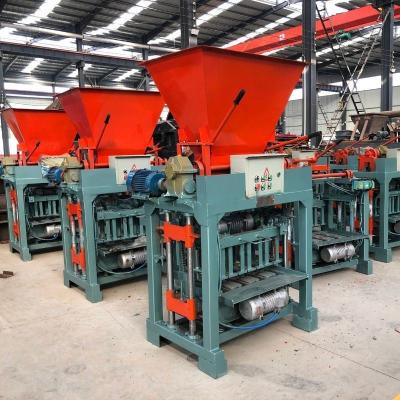 Chine Machine de bloc de béton vibré à compression de carbone actif pour les commandes personnalisées à vendre