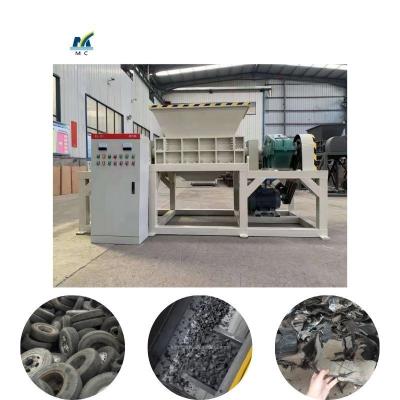 China Recycling Industry Waste Rubber Car Tire Shredding Machine 380V with DC53 Blades Material for sale