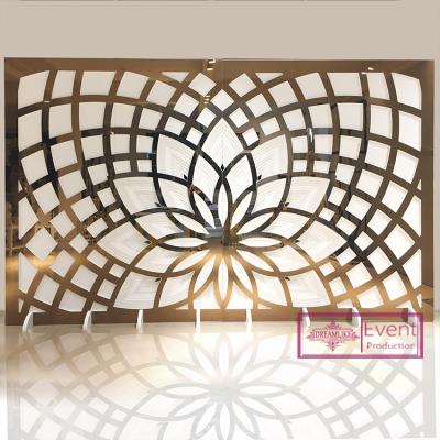 China Hotel / Wedding / Events / Party White Wood Lotus Shaped Acrylic Wedding Backdrop for sale