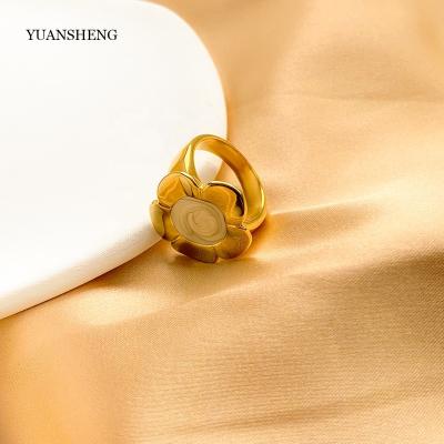 China 2022 Delicate Jewelry Flower Ring Stainless Steel Dubai Wedding Rings Women 18k Gold Bagues for sale