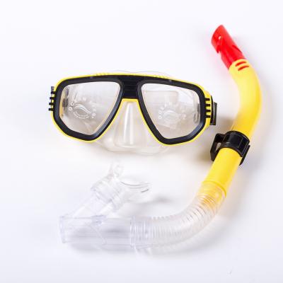 China Eco-friendly Material Swimming Diving Swimming Set Waterproof Snorkeling Diving Half Face Mask for sale