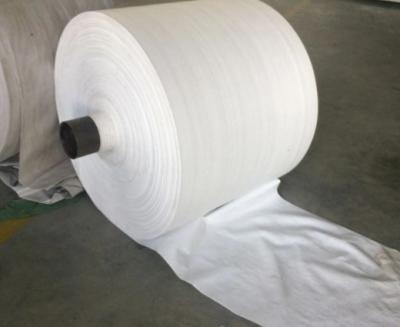 China Recyclable White Green Red Woven Polypropylene Bag Rolls for sale