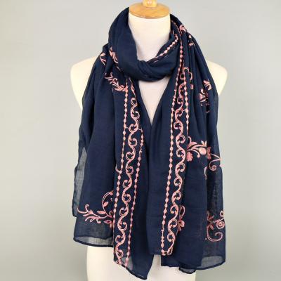 China Newest Embroidery Cotton Scarf Retro Cotton Shawl Embroidery Muslim Scarf Custom Pattern Wholesale Canvas Scarf for sale