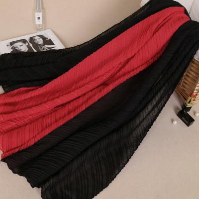 China Wholesale newest newest scarf cotton muslim splicing wrinkled canvas two color shawl two color elastic cotton scarf for sale