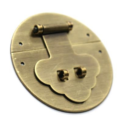 China Small Automatic Brass Wooden Carved Jewelry Box Latch Latch Lock Furniture Toggle Latch for sale