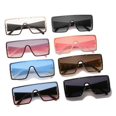 China 2022 New Model Fashion Sun Glasses Sunglasses Women Ladies Metal Shades Gradient Ocean Party Sun Glass UV400 Frame Logo Style Gold Pcs for sale