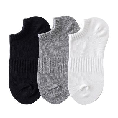 China Breathable High Quality Unisex Happy Fuzzy Socks Women Non-slip Floor Socks Sport Custom Logo School Fashion for sale