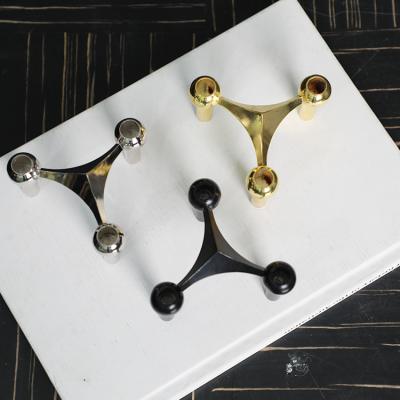 China Factory direct sale modern metal candlestick holders centerpiece design for home decoration for sale