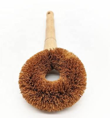 China Sustainable Natural Coconut Palm Fiber For Cooking Clean Round Dish And Pot Beech Handle Brush for sale