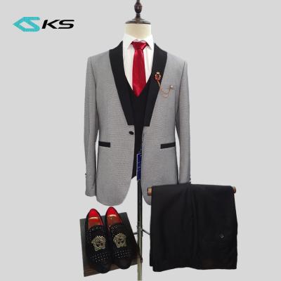 China Single Breasted Anti Wrinkle Wool Men Suit Fabric Customized Customized Casual Pant Suits for sale