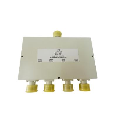 China 0.3-18ghz 4 Way Power Divider , Rf Power Splitter Combiner Low Vswr for sale