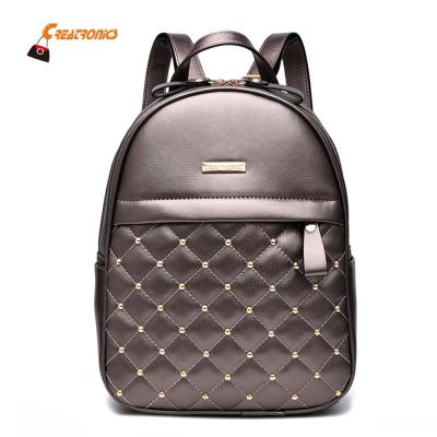 China Waterproof Accessories Women's Rivets Backpack Women Bag Wholesale Fashion Backpack for sale