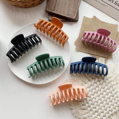 China European and American Solid Big Hair Claws Fashion Style Fashion Style Barrette Hair Clips Elegant Frosted Acrylic Hairpins Headwear for Women Girls Hair Accessories for sale