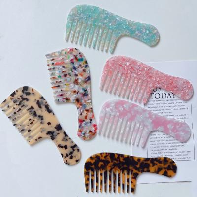 China Korea Design 19.2cm*6.1cm Comfortable Hair Salon Big Comb Cellulose Acetate Wide Tooth Handle Hair Comb For Women Thick Hair for sale