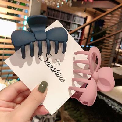 China 2022 fashion factory wholesale matte claw big hair clips plastic hair clips pour hair claws for women for sale