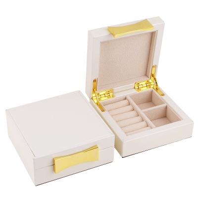 China Eco-friendly luxury jewelry box travel high quality leather jewelry box for sale