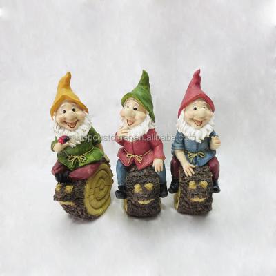 China Europe Polyresin Dwarfs Crafts Resin Garden Gnomes Figurines for sale