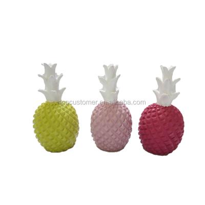 China Europe Flocking Polyresin Pineapple For Home Decoration for sale