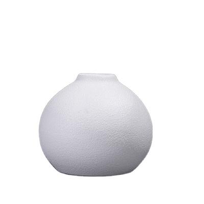 China Hot Selling Various Shapes Good Quality Eco - Friendly Ceramic Big White Porcelain Vase for sale