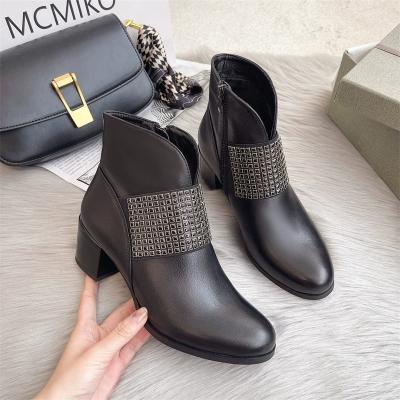 China Custom Made Elegant Black Female Luxury High Heel Autumn Plush Ladies Winter Waterproof Fashion Shoes Genuine Leather Women Ankle Boots for sale