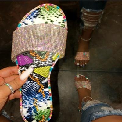 China Wholesale Custom Made Home Outdoor Luxury Designer Girls Summer Beach Girls Fashion Trend Ladies Flat Sliders Slippers and Sandals for Women for sale