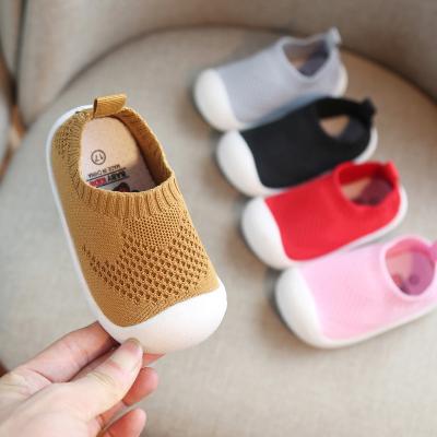 China Insulative Cheap Indoor Kids Store Casual Flat Boat Cartoon Knitted Knitted Walker Toddler Baby Jumping Sock Light Newborn Running Shoes for sale