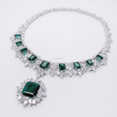 China High Quality Green Diamond Necklace Big Stone Necklace Romantic Green Stone Necklace for sale