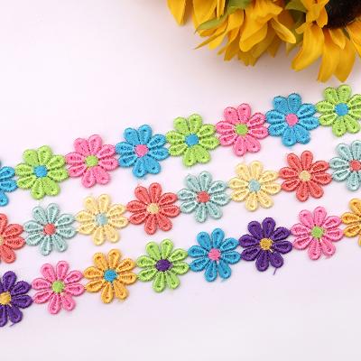 China Factory Direct Sales Water Soluble Color 3cm Dasiy Flower Lace Ribbon Embroidery Fabric DIY Hats Clothes Accessories Flower Lace Trim for sale