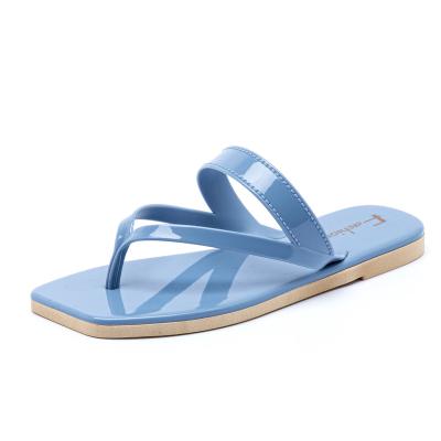 China Cushioning Summer Flip Flops Ladies Black Solid Color Flat Sandals For Casual Beach Ladies Flip Flops for sale